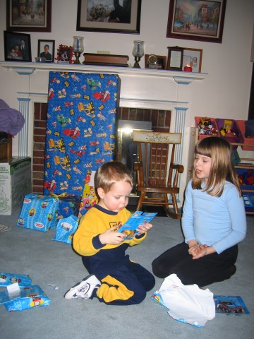 steven opens gifts